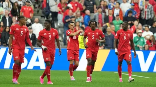 Zvicra siguron kualifikimin në një të tetën e finales pas fitores 2-0 ndaj Algjerisë