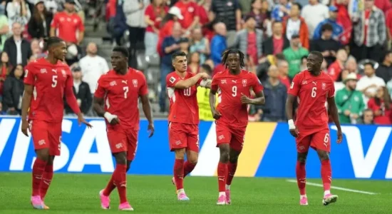Zvicra siguron kualifikimin në një të tetën e finales pas fitores 2-0 ndaj Algjerisë