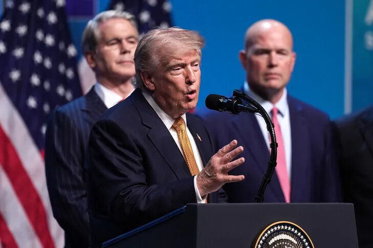 Trump njofton “bllokadën iraniane”, propozon tarifë 20 për qind për ngarkesat në Ngushticën e Hormuzit