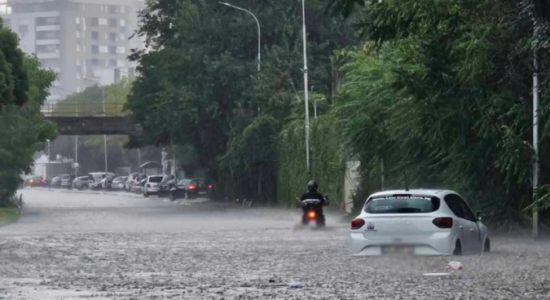 Vërshimet në Shkup, Kryetari i Shkupit: Ekipet janë në terren