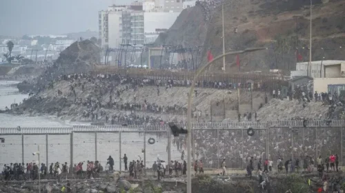 Spanja mbyll pikëkalimin kufitar Melilla me Marokun pas tentativës për hyrje masive