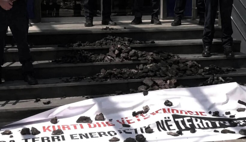 Aleanca hedh thëngjill para Qeverisë   Kosova nga terri energjetik në terr politik 