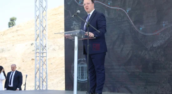 Nikolloski: Autostrada Shkup-Bllacë do të sjellë zhvillim shtesë dhe lidhshmëri të fortë të vendit