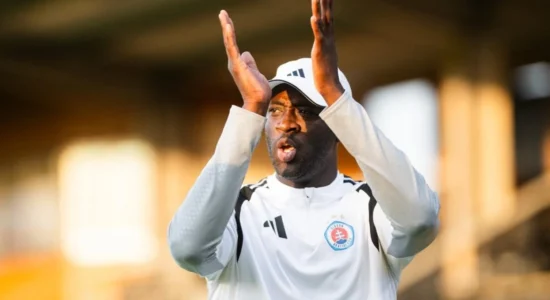 Yaya Toure shkruan histori si trajner i Slovan Bratislava