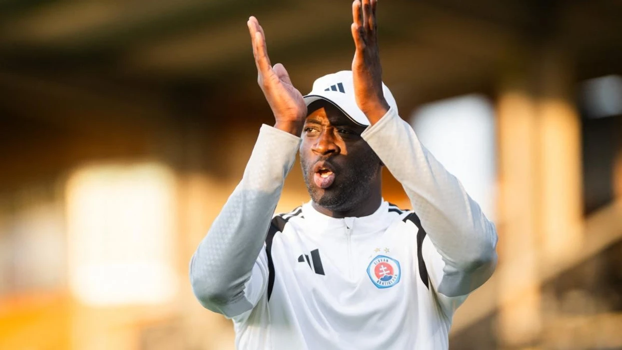 Yaya Toure shkruan histori si trajner i Slovan Bratislava