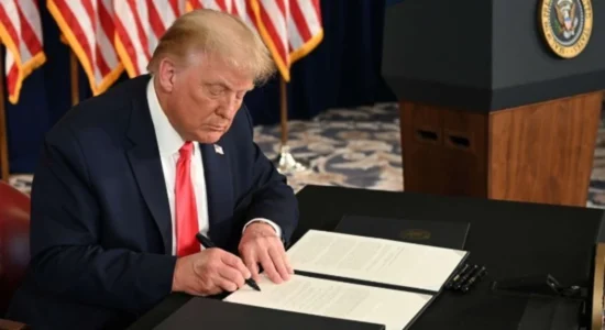 Trump nënshkruan urdhrin ekzekutiv – nuk ka shtetësi amerikane përmes lindjes së fëmijëve