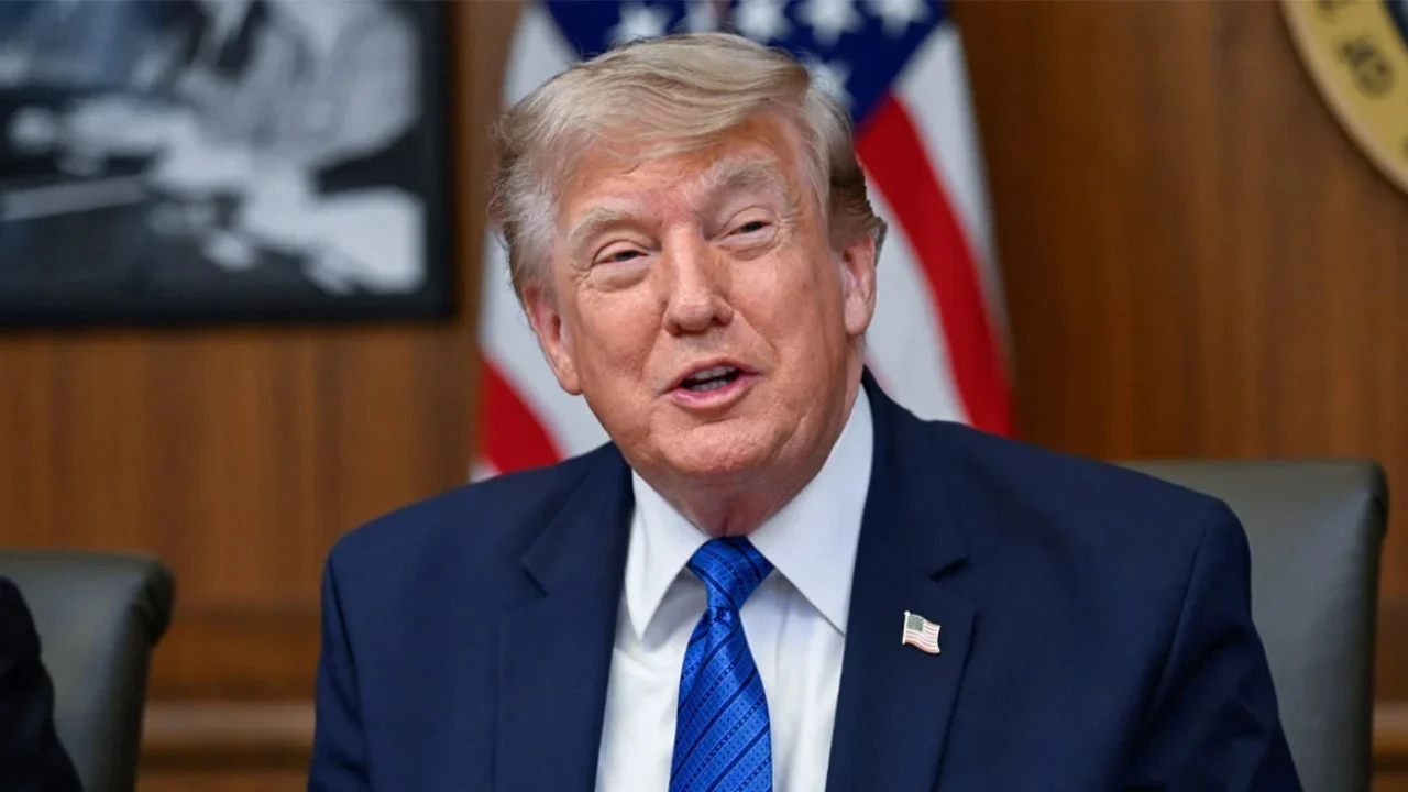 Trump gati të nënshkruajë urdhrin ekzekutiv, synon uljen e numrit të vaksinave të rekomanduara për fëmijë
