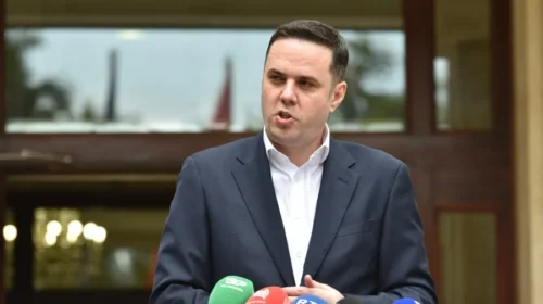 Abdixhiku pas takimit me Kurtin: Jemi shumë larg marrëveshjes për presidentin