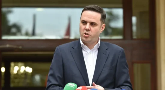 Abdixhiku pas takimit me Kurtin: Jemi shumë larg marrëveshjes për presidentin