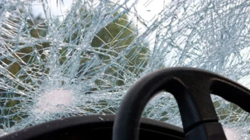 Aksident në autostradën Tetovë-Shkup, përplasje zinxhirore një veturë dhe dy motoçikleta