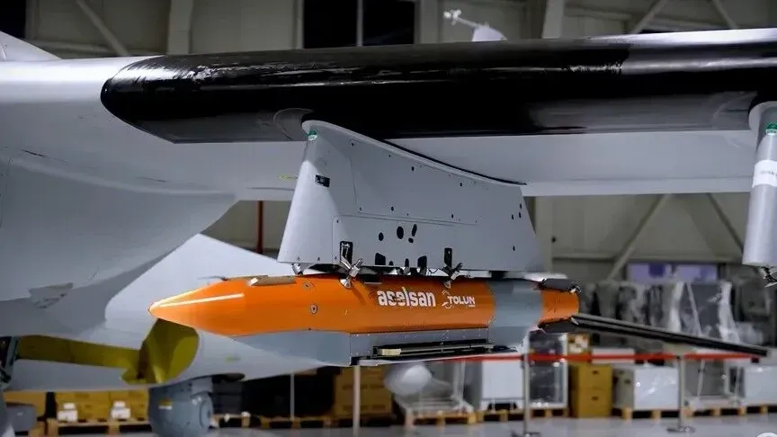 Kompania turke Aselsan teston me dron Akinci municionin e ri Tolun-P për shkatërrimin e bunkerëve