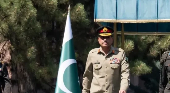 Shefi i ushtrisë pakistaneze niset për në Teheran për takime me zyrtarë iranianë