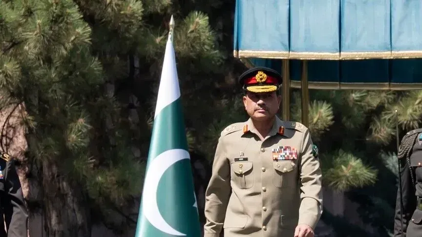 Shefi i ushtrisë pakistaneze niset për në Teheran për takime me zyrtarë iranianë