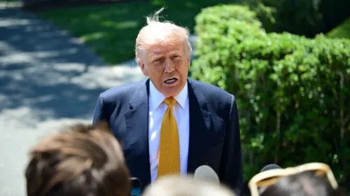 Trump: Bisedimet SHBA-Iran do të fillojnë sot pas anulimit të sulmit të planifikuar