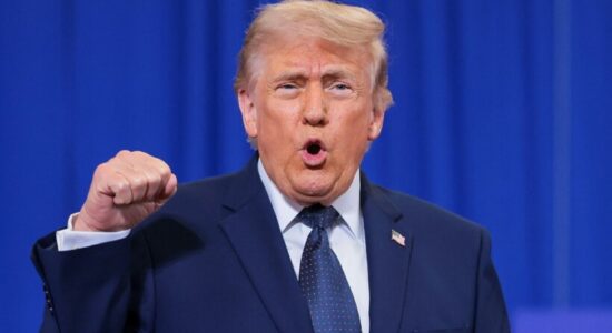 Tensionet me Iranin, Trump kërcënon Omanin: Nëse na del përpara, do ta bombardojmë pa mëshirë