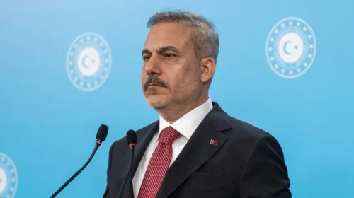 Kryediplomati turk, Fidan: Ankaraja do të vazhdojë rolin konstruktiv dhe ndërmjetësues në Libi