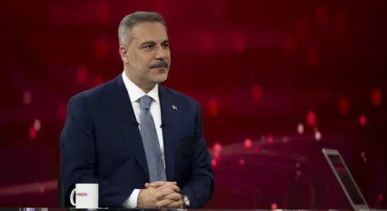 Kryediplomati turk Fidan zhvilloi bisedë me kryetarin e Partisë Demokratike Turke në Maqedoninë e Veriut, Zeynula