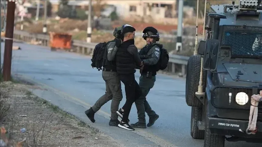 Forcat izraelite arrestojnë 10 palestinezë gjatë bastisjeve në Bregun Perëndimor të pushtuar