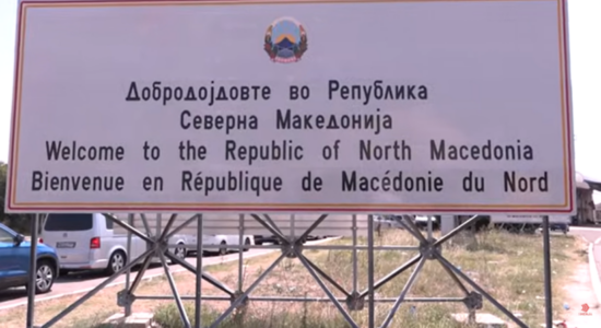 (VIDEO) Në Tabanoc nuk të presin shqip, shqipja hiqet nga tabela e parë, e dyta nuk ka ndryshuar