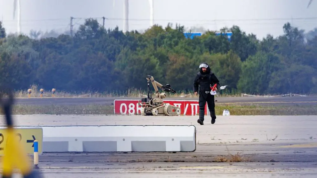 Gjendet dron me eksploziv në aeroportin gjerman