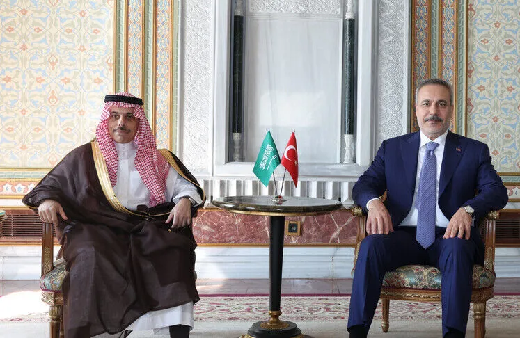 Ministri i Jashtëm turk Hakan Fidan takohet në Stamboll me homologun e tij saudit