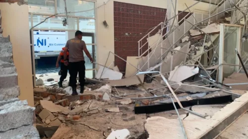 Tërmet i fuqishëm godet Indonezinë – të paktën 20 të vdekur, shemben një numër i madh ndërtesash