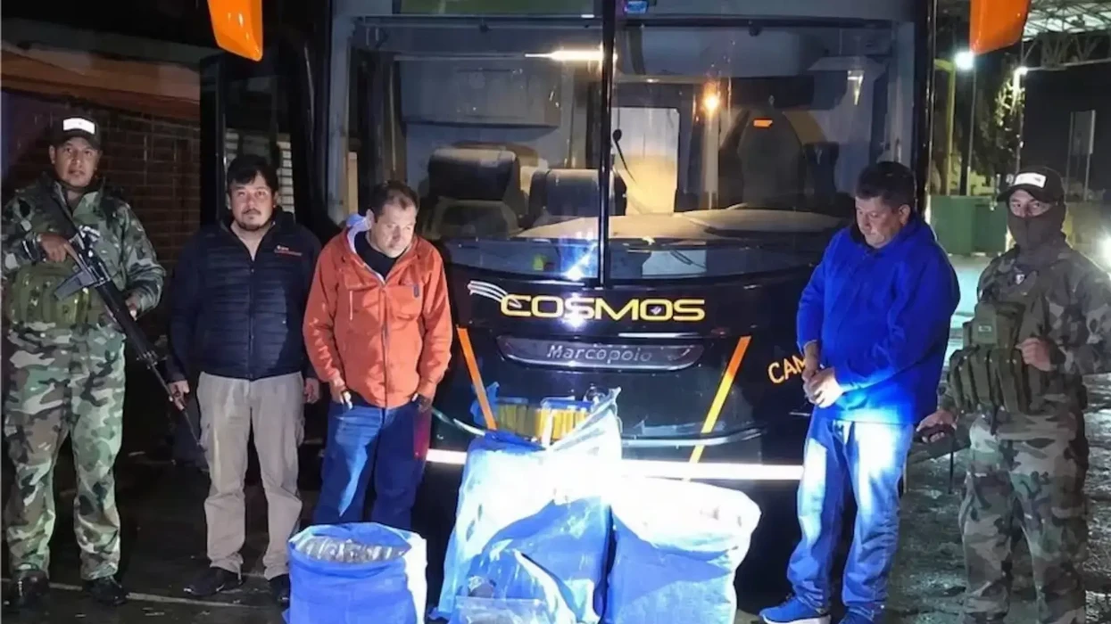 skandal-ne-bolivi-policia-gjen-86-kilograme-marihuane-ne-autobusin-e-ekipit-te-njohur-brazilian