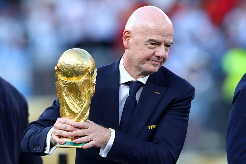 Infantino mund të përfitonte mbi 30 milionë euro në vit, nëse do të arrinte ta “shiste” Kupën e Botës