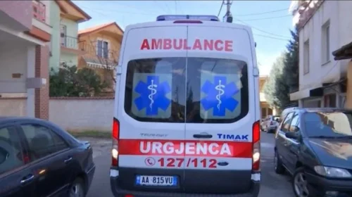 Tragjëdi në Ksamil, babai përplas aksidentalisht për vdekje vajzën e tij 4-vjeçare