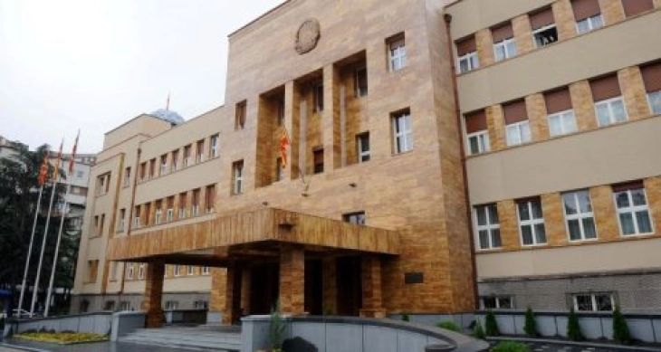 Kuvendi përgënjeshtron se paguan sigurim privat shëndetësor për deputetët dhe për të punësuarit