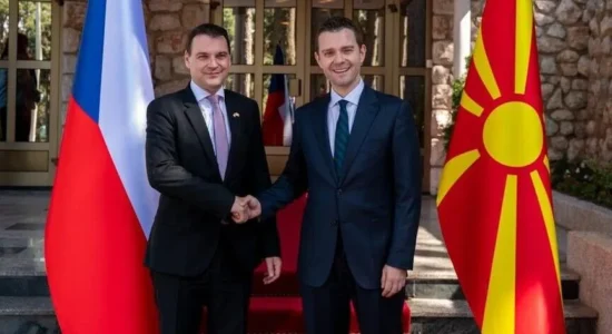 (VIDEO) Macinka: Çekia mbështet anëtarësimin e RMV-së në BE, Mucunski: gjuha dhe identiteti nuk negociohen