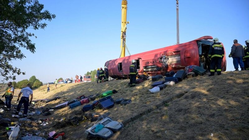 Aksident tragjik në Hungari/ Përmbyset autobusi me turistë polakë, 12 të vdekur dhe 10 të plagosur