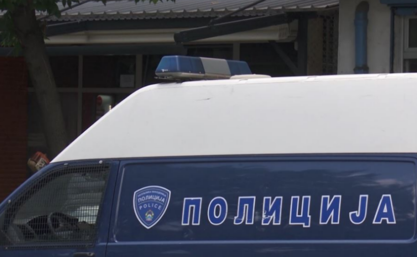 Përleshje në Spitalin e Tetovës: Punonjësi sulmohet brutalisht nga kolegu në parking!