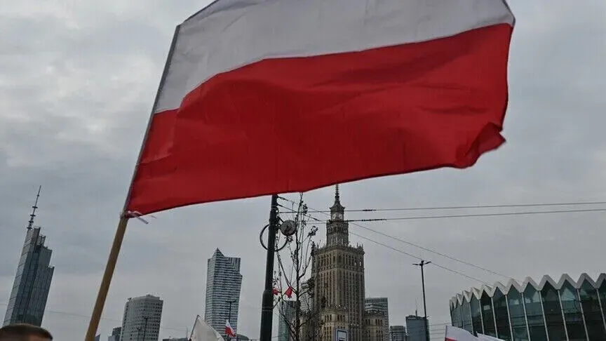 Polonia zgjeron ushtrinë në mbi 220.000 efektivë për shkak të shqetësimeve për sigurinë