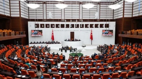 Parlamenti turk miraton ligjin për “Solidaritetin Kombëtar” në kuadër të procesit “Turqia pa terror”