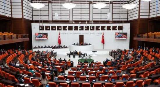 Parlamenti turk miraton ligjin për “Solidaritetin Kombëtar” në kuadër të procesit “Turqia pa terror”