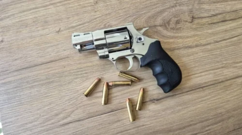 Gjendet revolver me plumba në Shkup, privohet nga liria një person