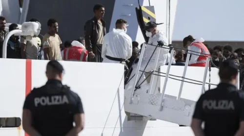 Spanja kundërshton dëbimet e njëanshme të azilkërkuesve drejt Italisë