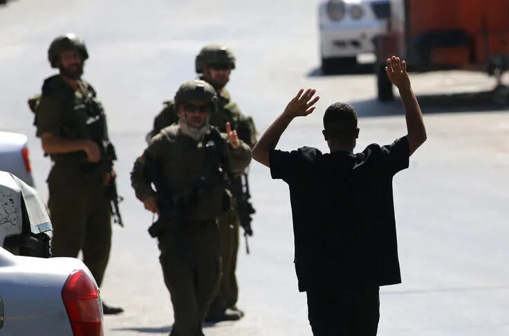 Pushtuesit izraelitë përdorin dhunë dhe frikësim për t i dëbuar palestinezët nga shtëpitë e tyre në Bregun Perëndimor