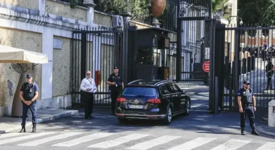 Zyrtari libanez: Bisedimet Liban-Izrael në Romë përqendrohen te kufiri dhe marrëveshjet e sigurisë