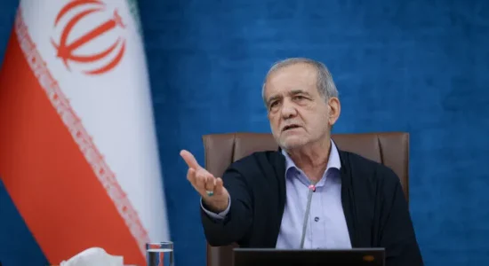 Irani “bie dakord” me Omanin për itinerarin e kalimit në Hormuz, e lidh rihapjen me përmbushjen e angazhimeve nga SHBA