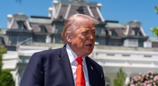 Trump kërcënon me kosto të jashtëzakonshme vendet që tregtojnë me Iranin