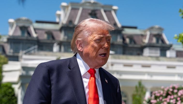 Trump kërcënon me kosto të jashtëzakonshme vendet që tregtojnë me Iranin