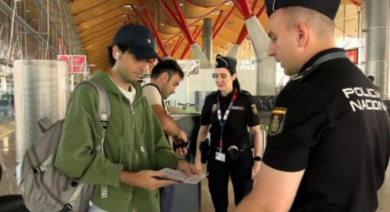 Spanja vendos kontrolle kufitare ndaj Italisë, përshkallëzohet përplasja për fluksin e migrantëve në Ceuta