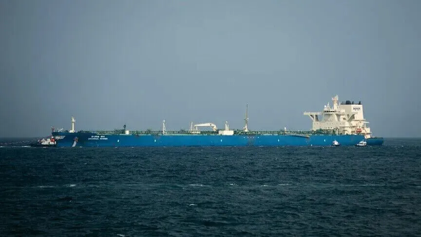 Një tanker goditet nga predhë e panjohur pranë Omanit