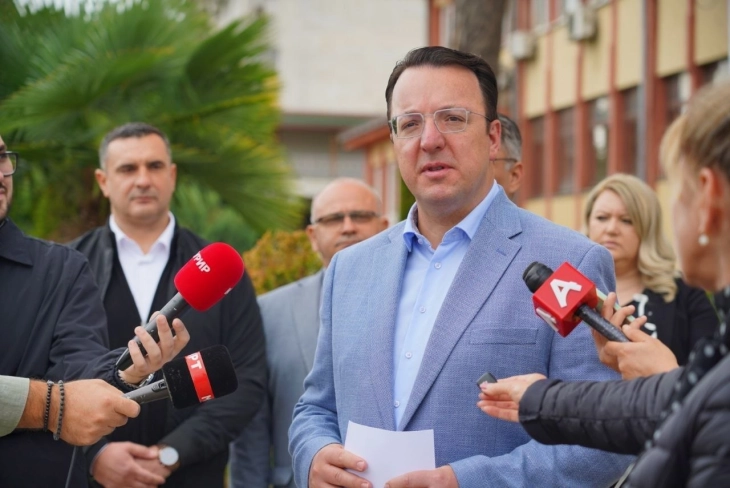Nikolloski paralajmëron rrugë të re të shpejtë nga Radovishi drejt kufirit me Bullgarinë