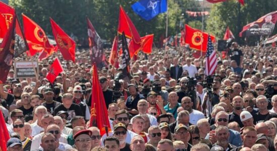 Policia e Kosovës: Protesta nga OVL e UÇK-së përfundoi e qetë, mijëra pjesëmarrës u shpërndanë