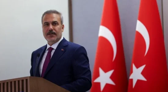 Kryediplomati turk bën thirrje për rikthim të “status quo”-së së paraluftës në Ngushticën e Hormuzit