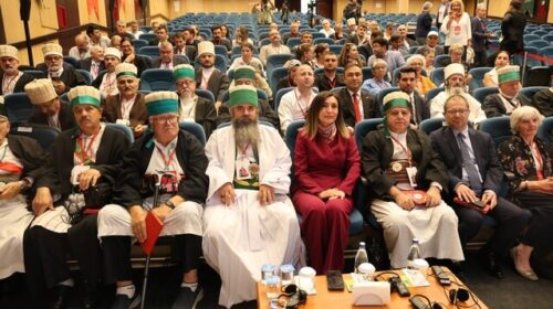 Në forumin e Haxhibektashit u theksua se qendra e bektashizmit është „Shtëpia e Pir-it“