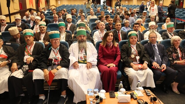 Në forumin e Haxhibektashit u theksua se qendra e bektashizmit është „Shtëpia e Pir-it“